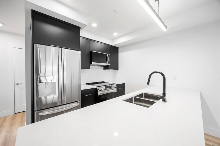 Property Photo: 45 Haliburton St #505 BC V9R 4V6