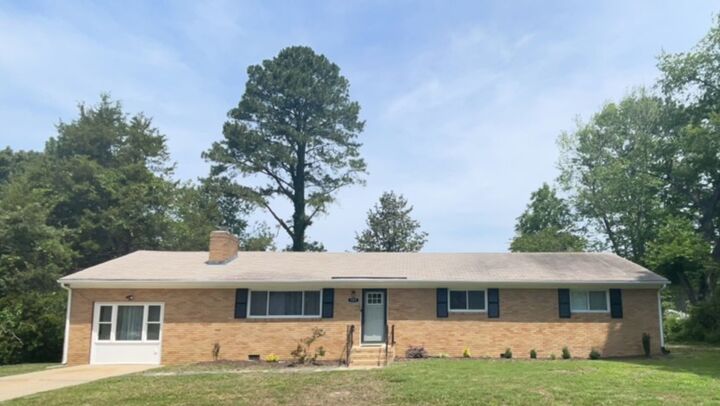 Property Photo: 107 Chestnut Drive VA 23185