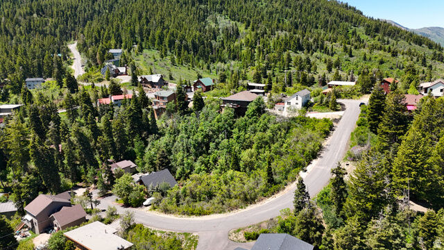Property Photo:  130 Crestview Ln 50  UT 84098 