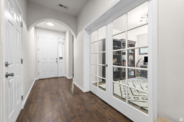 Property Photo: 1077 N Bellingham Ct UT 84054