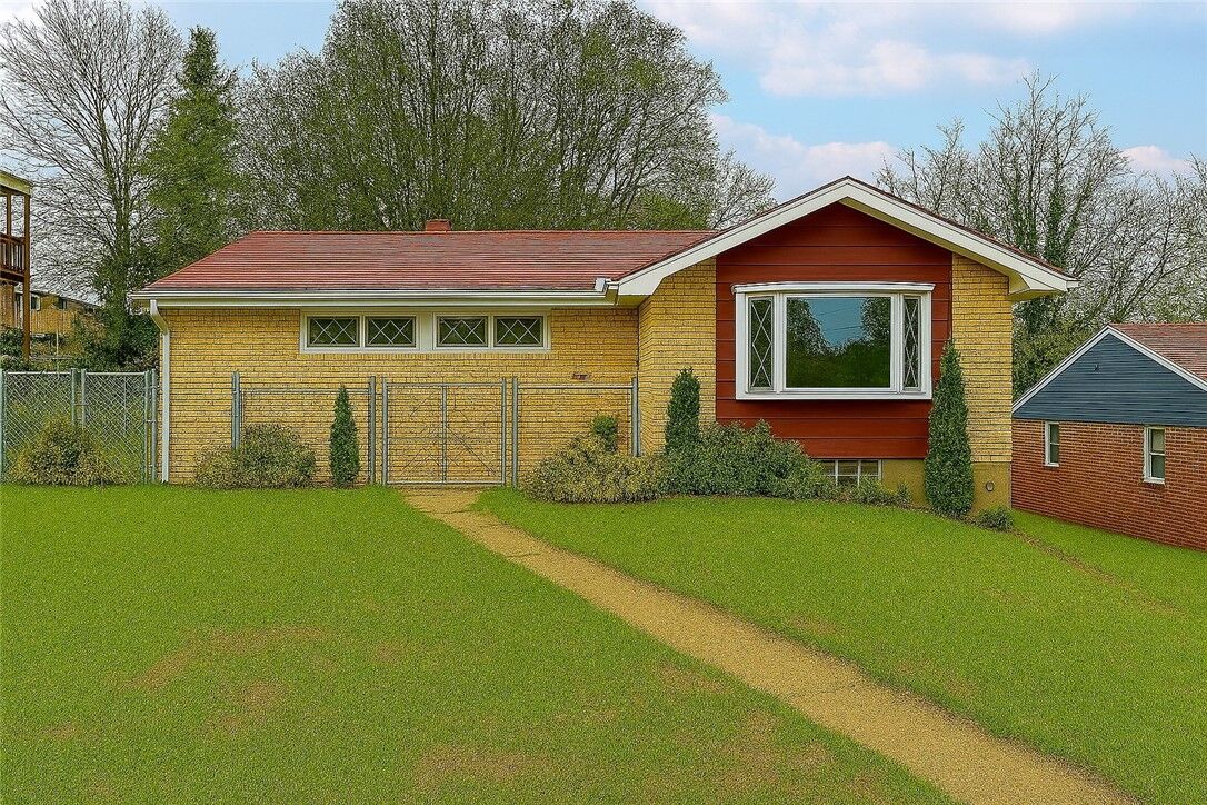 Property Photo:  303 Kingston Drive  PA 15235 