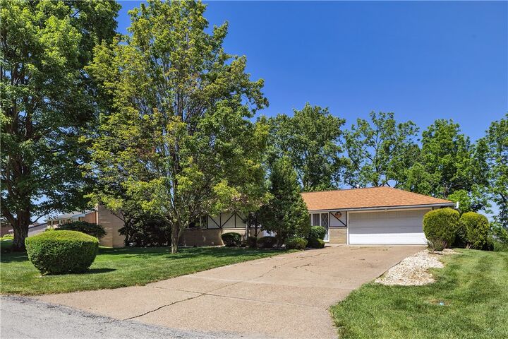 Property Photo:  122 Northumberland Drive  PA 15642 