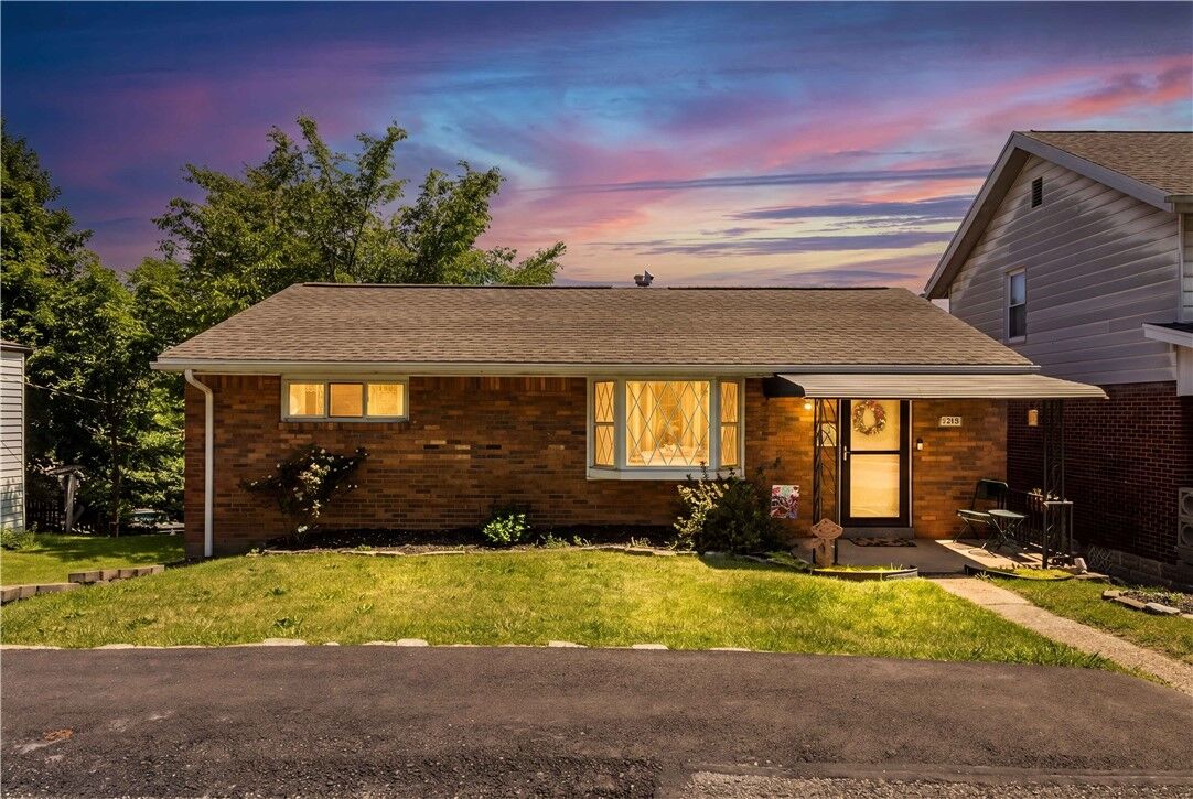 Property Photo:  1315 Earlham St  PA 15205 