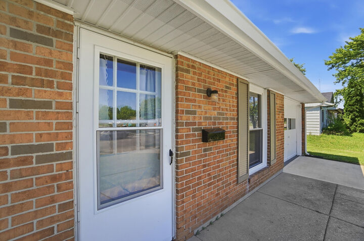 Property Photo:  3151 Vineyard Street  OH 45503 