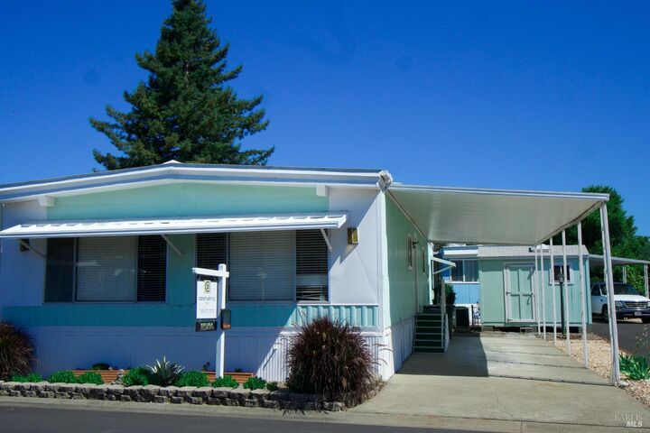 Property Photo:  211 Colonial Park Drive  CA 95403 