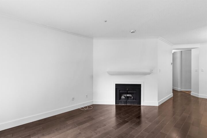 Property Photo: 5656 Halley Avenue 204 BC V5H 2P8