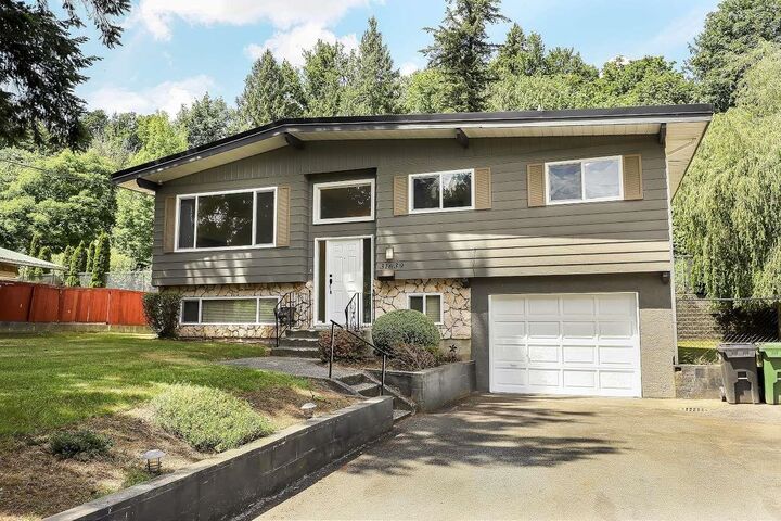 Property Photo: 31639 Charlotte Avenue BC V2T 3Z6