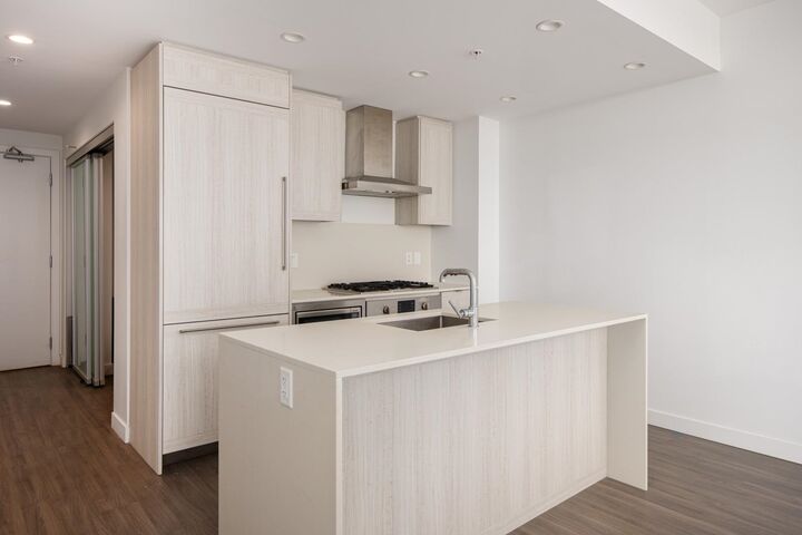 Property Photo:  2311 Beta Avenue 2604  BC V5C 0M1 
