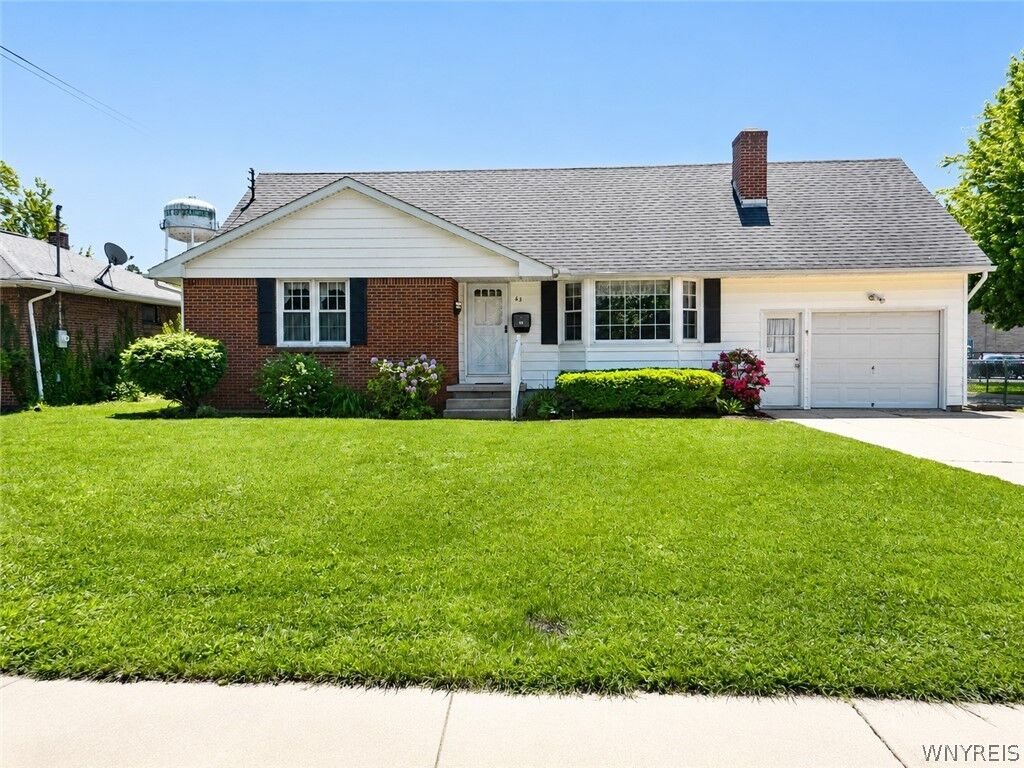 Property Photo:  63 Mark Avenue  NY 14075 