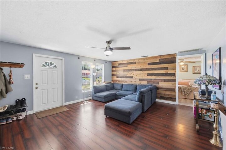 Property Photo: 1389 Truval Ter FL 33952