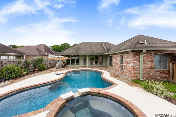 Property Photo: 10254 Springbrook Ave LA 70810