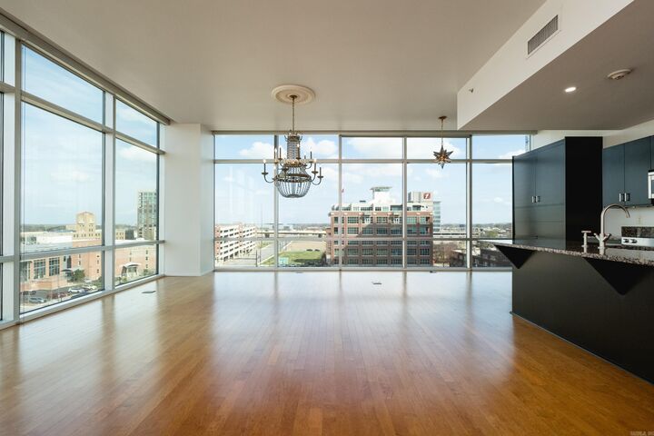 Property Photo: 300 E Third Street AR 72201