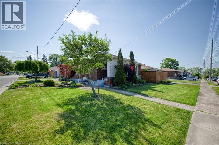 Property Photo: 813 Harriet Street ON L3B 2J5