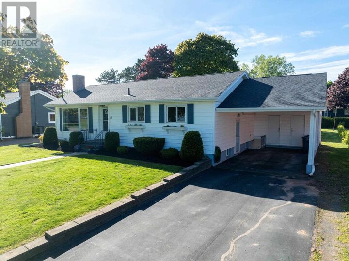 Property Photo: 119 Nassau Street PE C1A 2W8