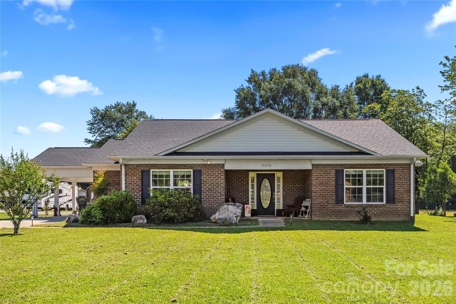 Property Photo: 5250 Hickory Grove Road NC 28120