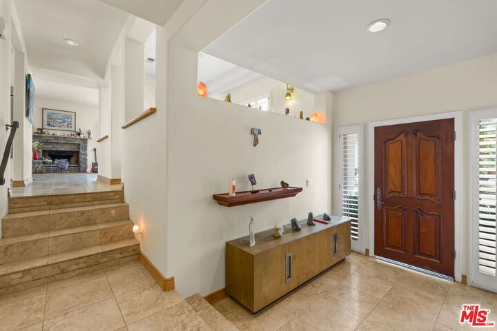 Property Photo:  6435 Zumirez Dr  CA 90265 