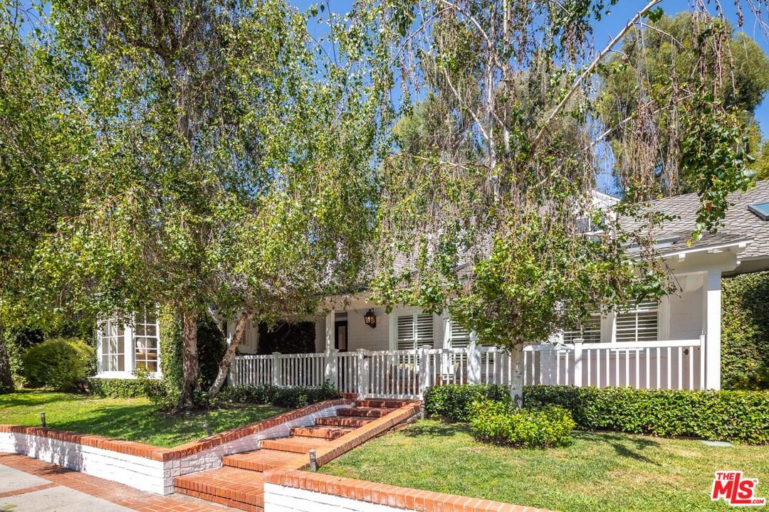 Property Photo: 1134 San Ysidro Dr CA 90210