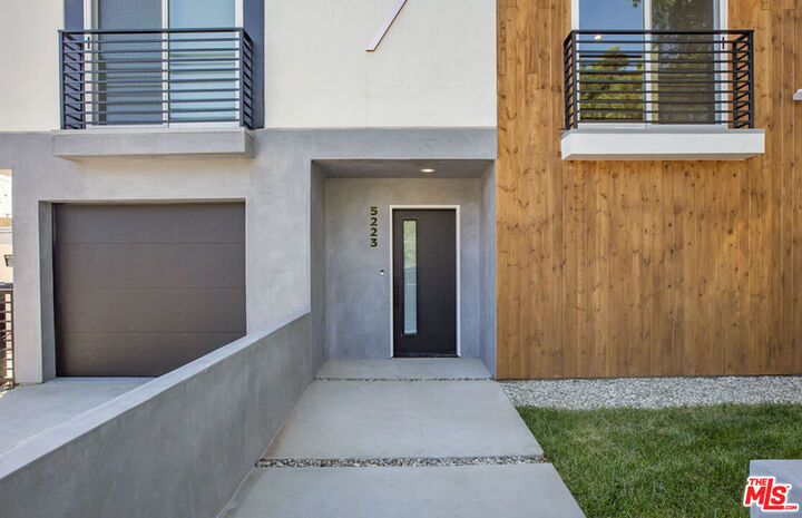 Property Photo: 5221 1/2 Cleon Ave CA 91601