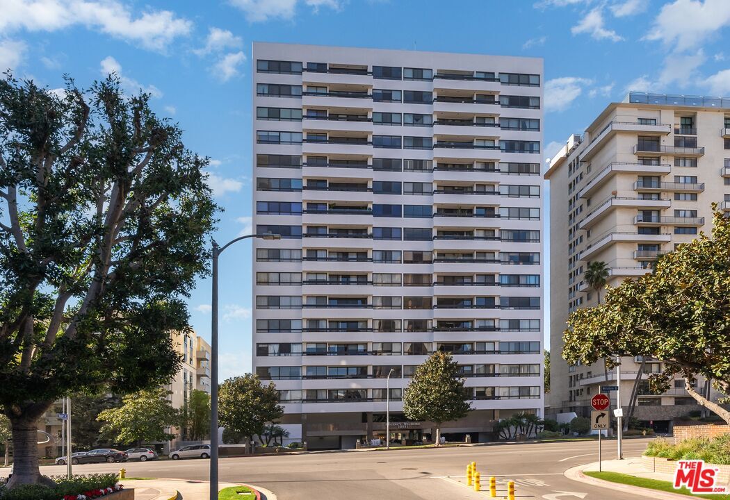 Property Photo:  10551 Wilshire Blvd  CA 90024 