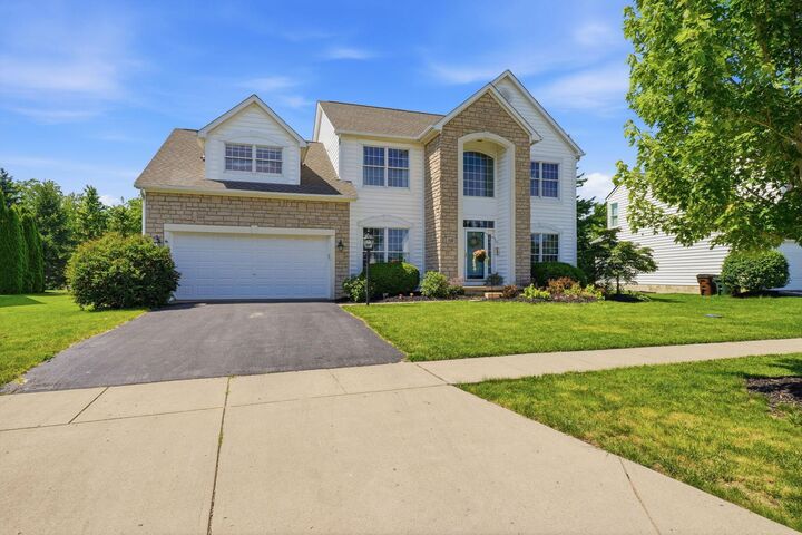 Property Photo: 7558 Fairfield Lakes Drive OH 43065