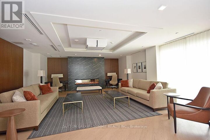 Property Photo:  1575 Lakeshore Road West 428  ON L5J 1J4 