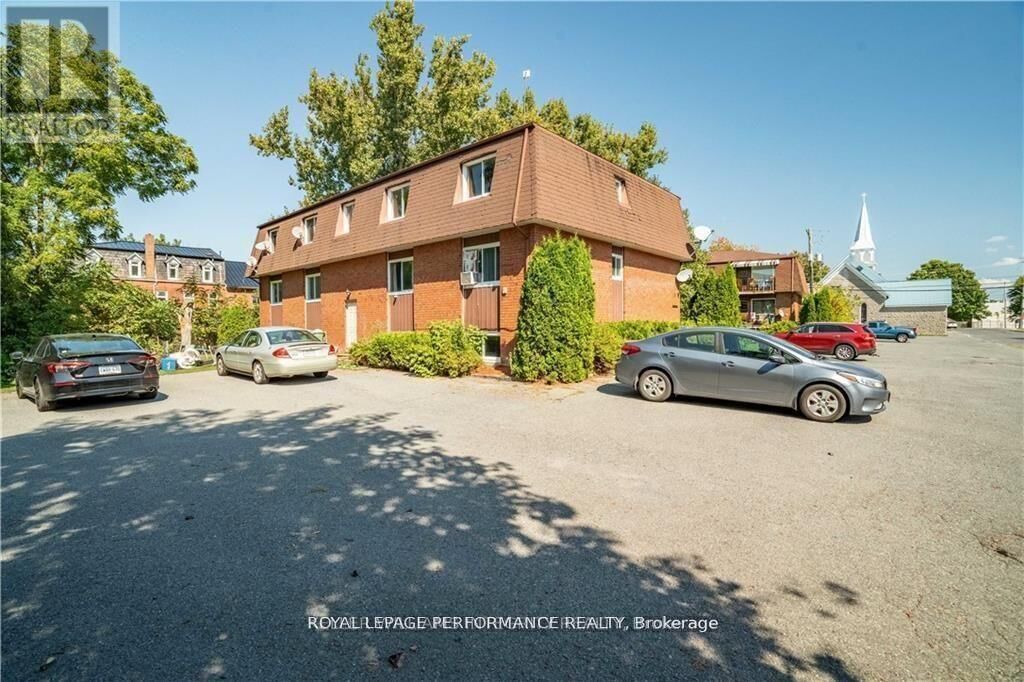 Property Photo:  31 Church Street  ON K0C 1H0 