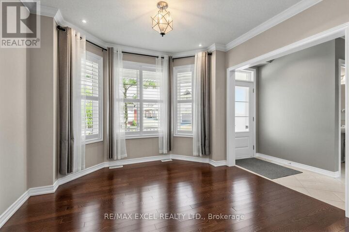 Property Photo:  25 Demott Avenue  ON L6B 0X2 