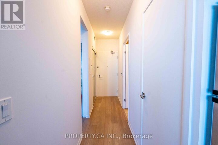 Property Photo:  215 Fort York Boulevard 2203  ON M5V 4A2 
