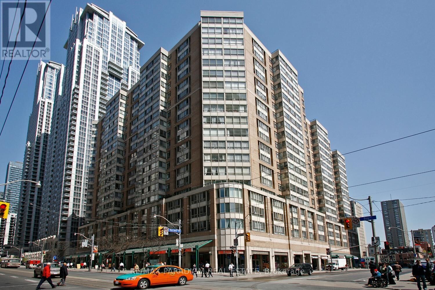 Property Photo:  717 Bay Street 1903  ON M5G 2J9 