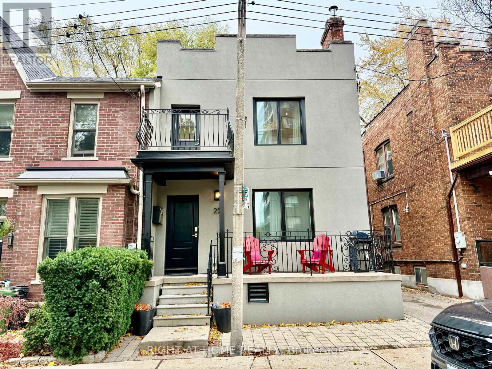 Property Photo:  25 Hillsboro Avenue  ON M5R 1S6 