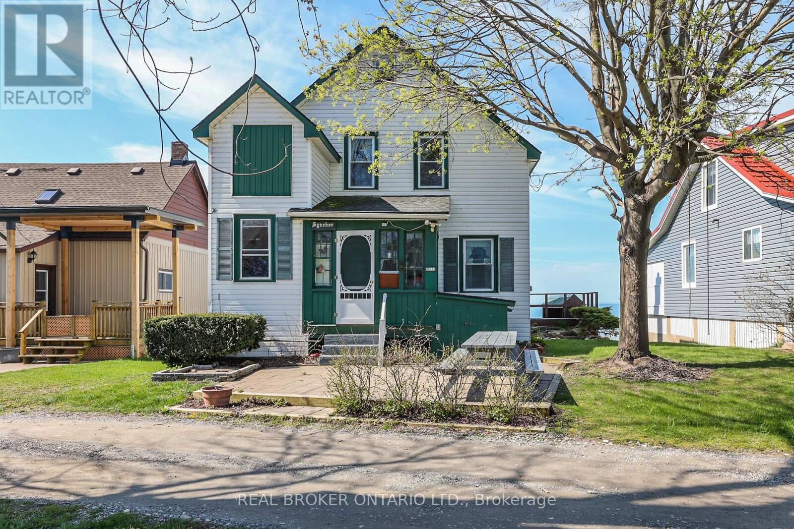 Photo de la propriété:  11611 Beach Road West  ON L0S 1V0 