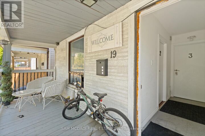 Property Photo:  19 Toffee Court  ON M8V 3B9 