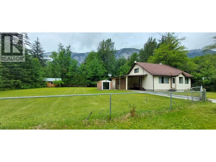 1600 Mackenzie 20 Highway — photo 1