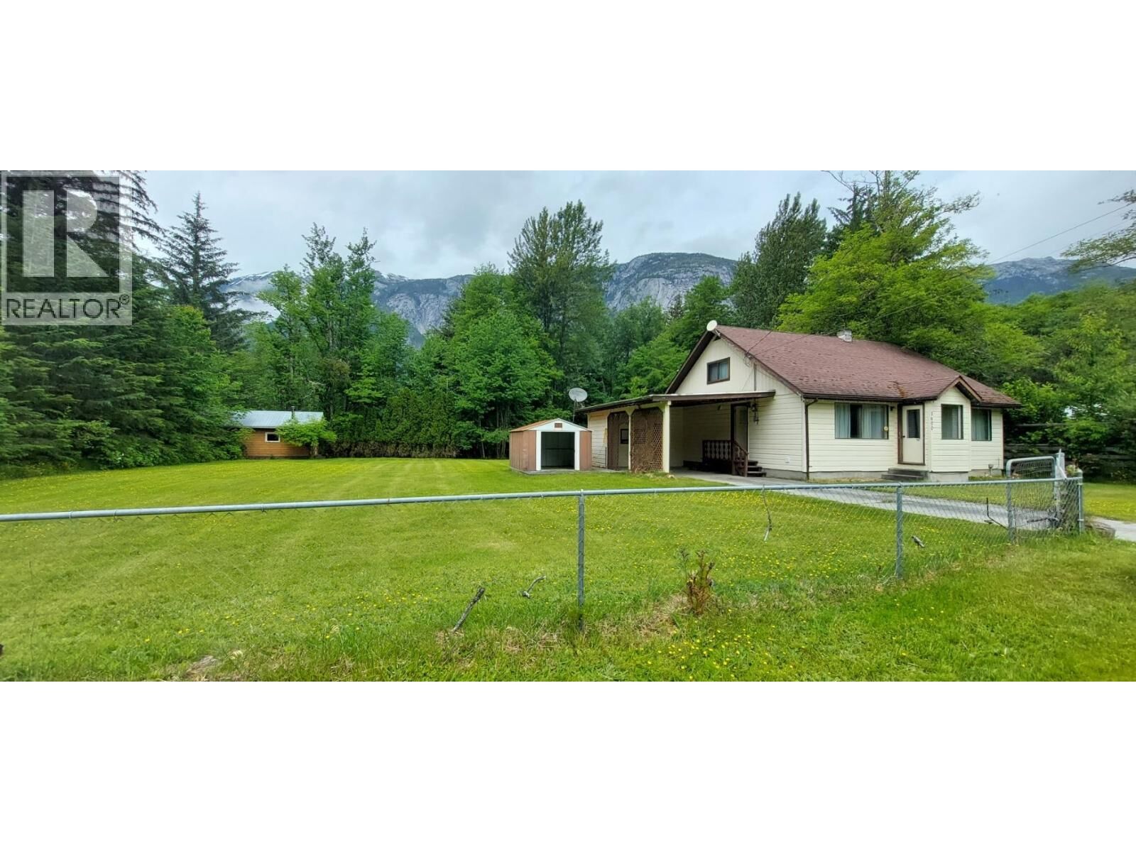 Property Photo: 1600 Mackenzie 20 Highway BC V0T 1H0