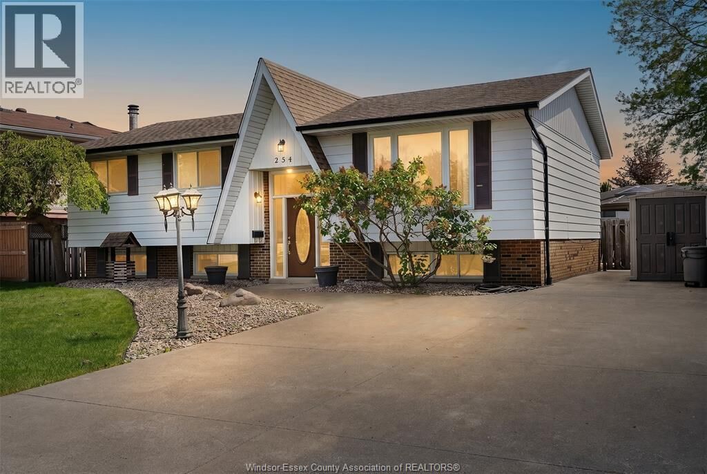 Property Photo: 254 Terra Lou Drive ON N8L 0L7