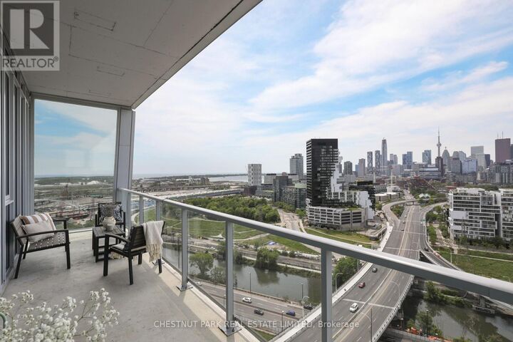Property Photo:  15 Baseball Place 2005  ON M4M 0E6 
