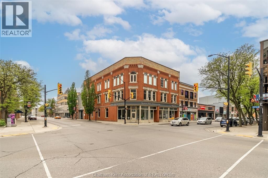Property Photo:  138 King Street West 302  ON N7M 1E3 
