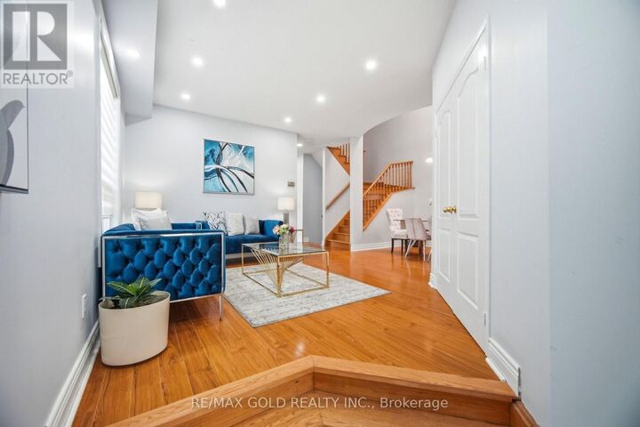 Property Photo:  10 Inwood Place  ON L6R 1T2 