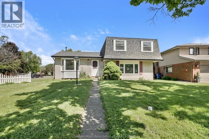 Property Photo:  115 Parkwood Drive  ON N7M 2B1 
