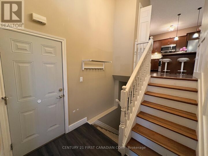 Property Photo:  11 Jacklin Court  ON N5P 0C3 