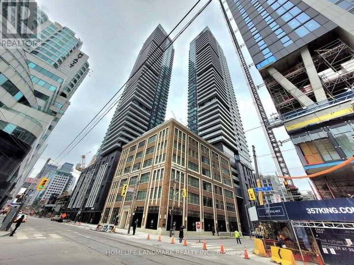 Property Photo:  115 Blue Jays Way 4609  ON M5V 0N4 