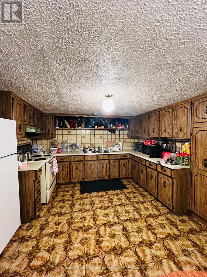 Property Photo:  213 Beechy Drive Basement  ON L4C 2X6 
