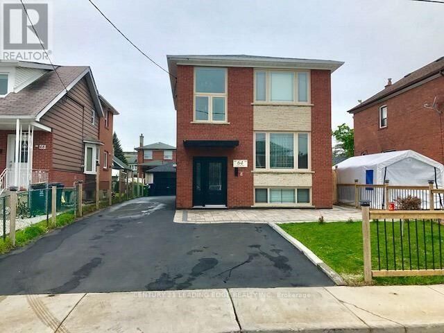 Photo de la propriété:  64 Gray Avenue  ON M6N 4S8 