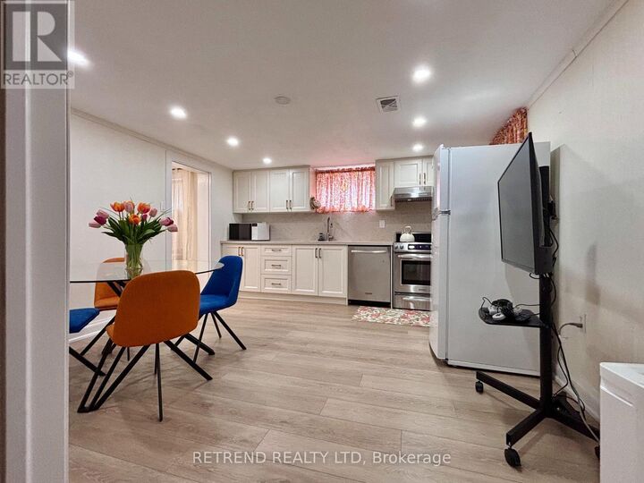 Property Photo:  260 Ranee Avenue Lower  ON M6A 1N6 