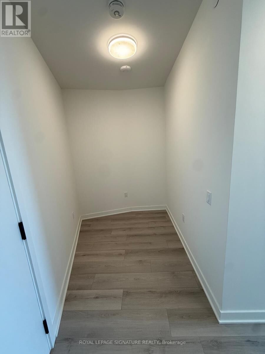 Photo de la propriété:  1185 Dupont Street 2003  ON M6H 0G5 