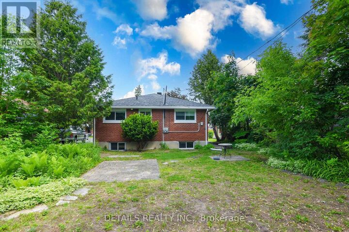 Property Photo: 2364 Cheshire Road ON K2C 1G3