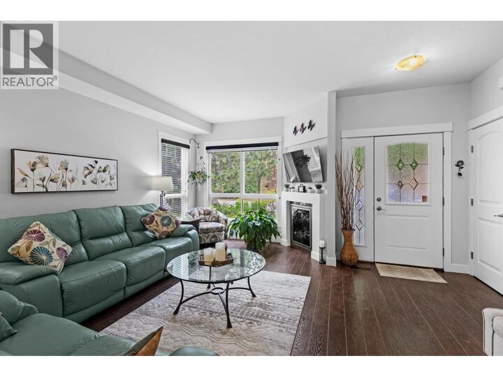 Photo de la propriété:  3277 Broadview Road 5  BC V4T 3C8 