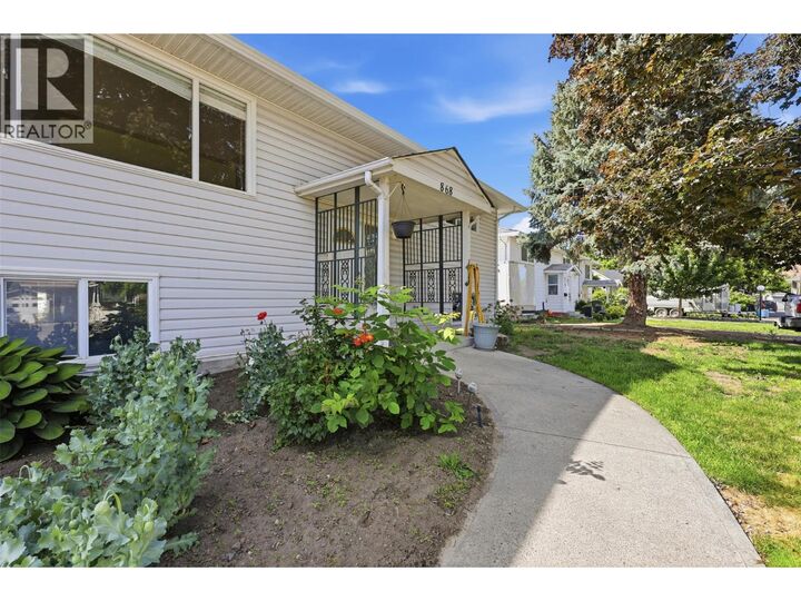 Property Photo:  868 McBride Street  BC V2B 5S3 