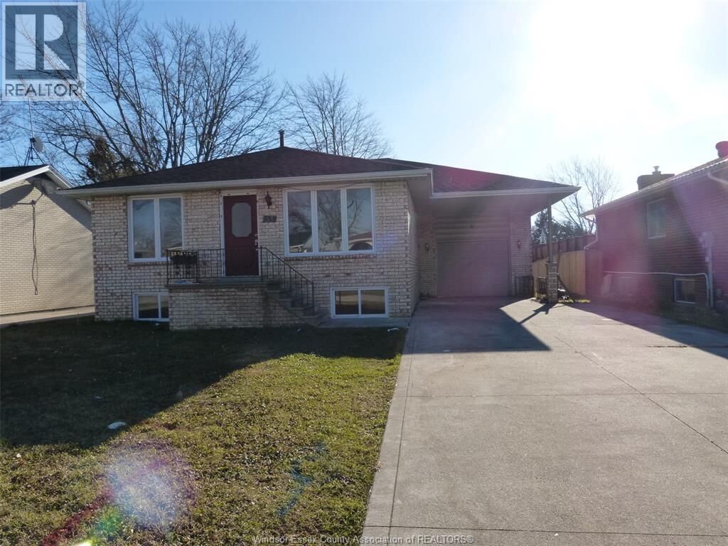 Property Photo:  355 Munger Avenue West  ON N0R 1G0 