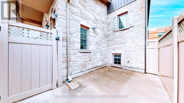 Property Photo:  3200 Singleton Avenue 25  ON N6L 0C7 